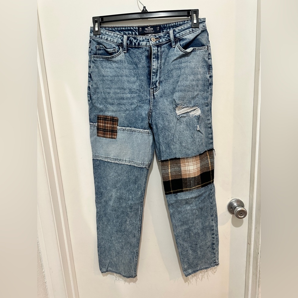 Hollister Blue Ultra High-Rise Mom Jeans